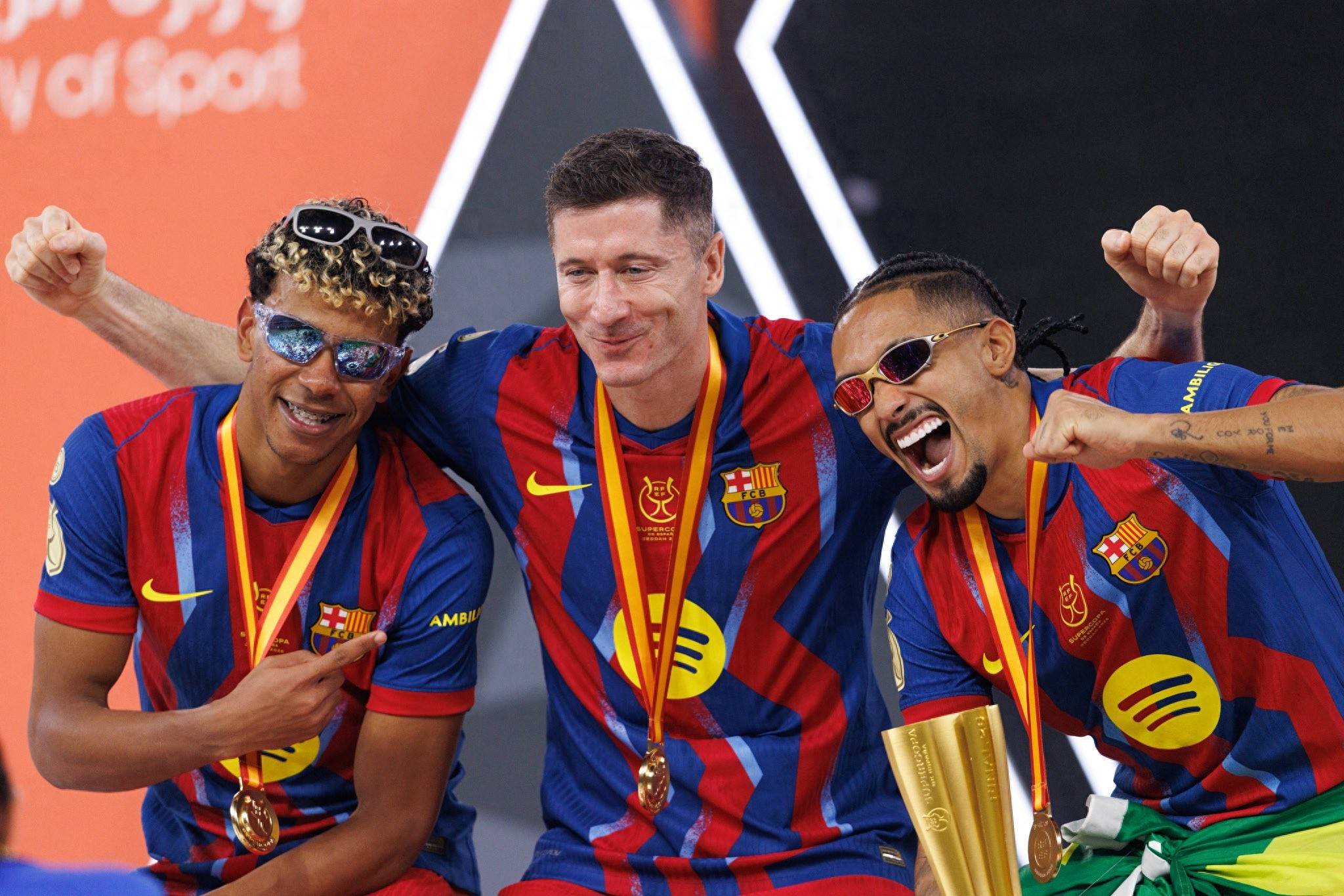 KAIYUN-莱万多夫斯基迎来十五赛季高光表现，加拿大队球迷沸腾！的简单介绍